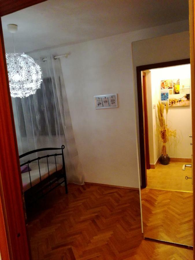 Sun House Apartment Brzac ภายนอก รูปภาพ