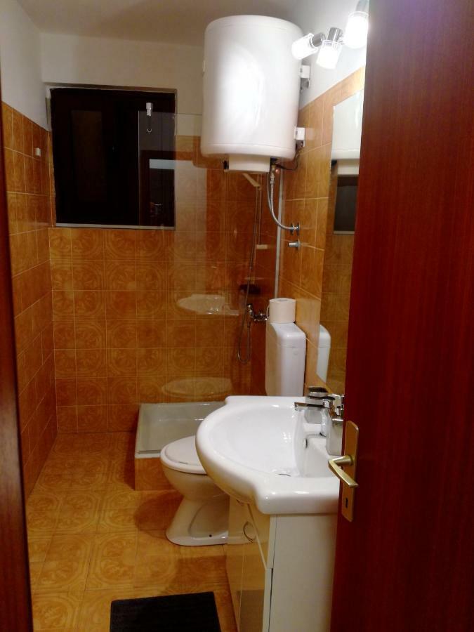 Sun House Apartment Brzac ภายนอก รูปภาพ