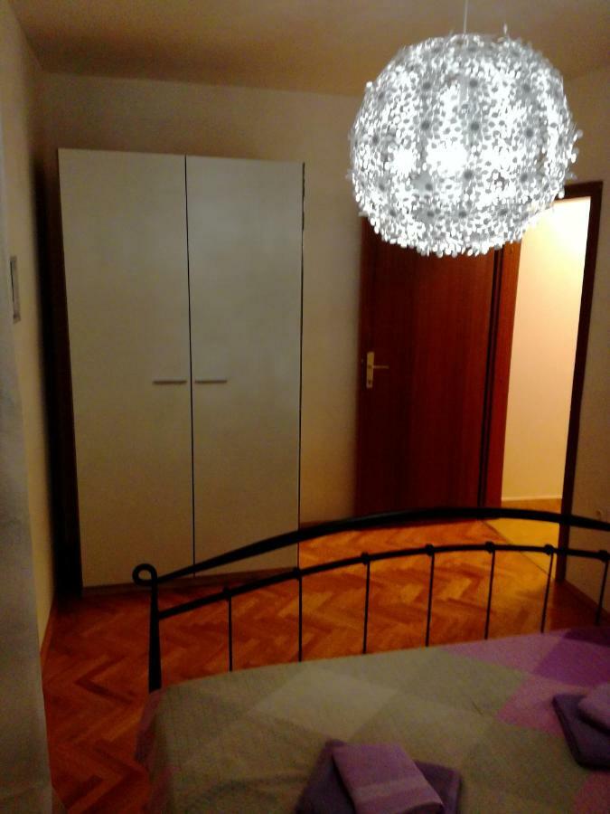 Sun House Apartment Brzac ภายนอก รูปภาพ
