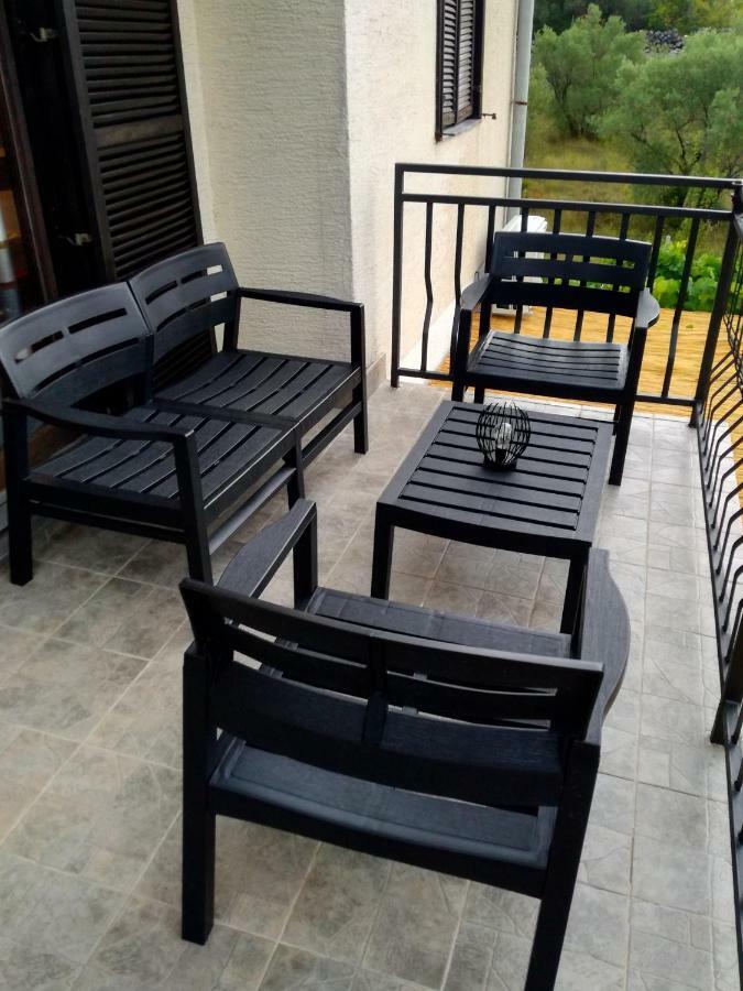 Sun House Apartment Brzac ภายนอก รูปภาพ