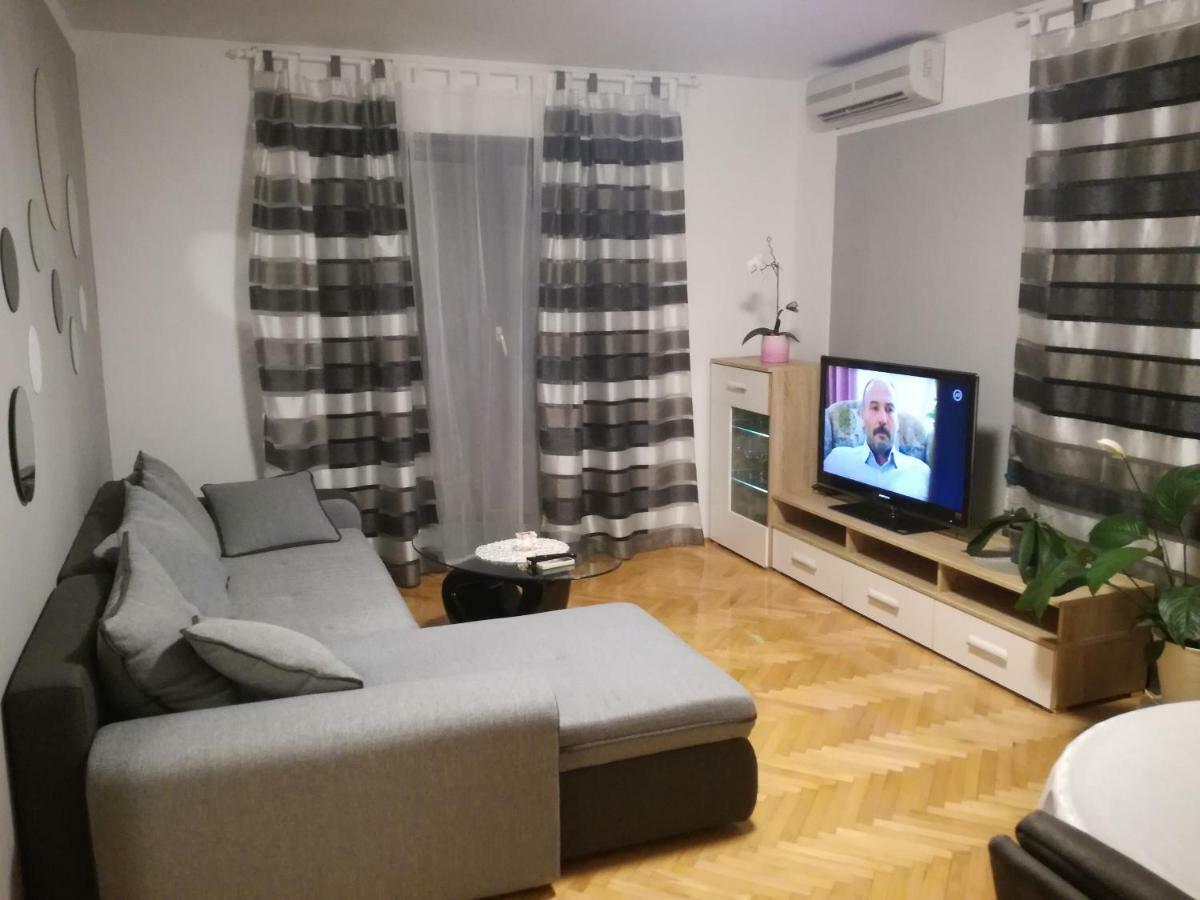 Sun House Apartment Brzac ภายนอก รูปภาพ