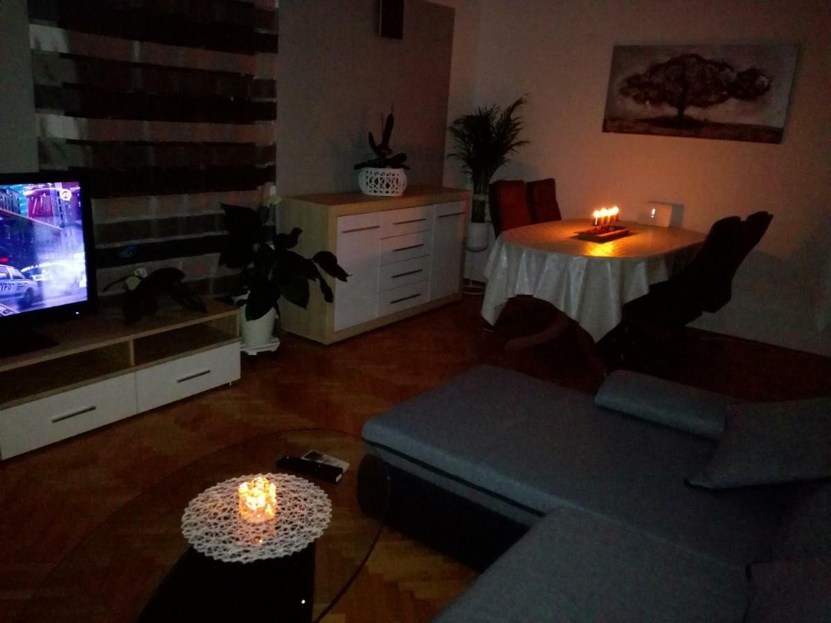 Sun House Apartment Brzac ภายนอก รูปภาพ