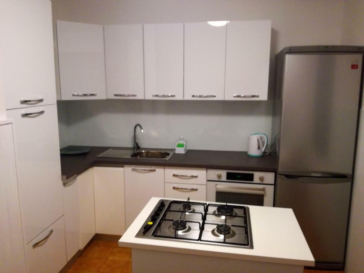 Sun House Apartment Brzac ภายนอก รูปภาพ