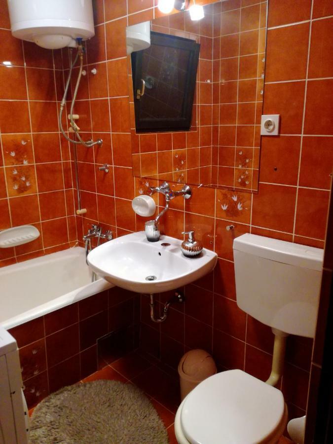 Sun House Apartment Brzac ภายนอก รูปภาพ